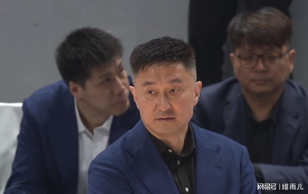乐鱼体育-完全不尊重天赋！广东队锋线被曾凡博打爆了，杜锋拒用黄明依！